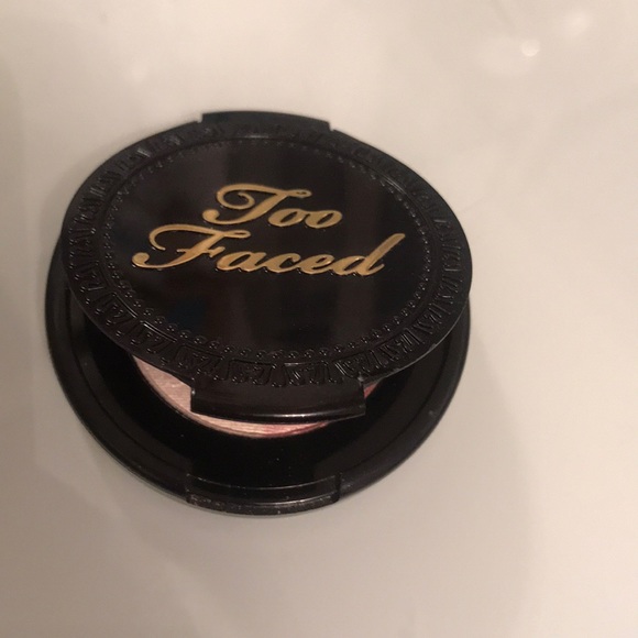 Too Faced Highlighting powder Duo - Picture 3 of 4